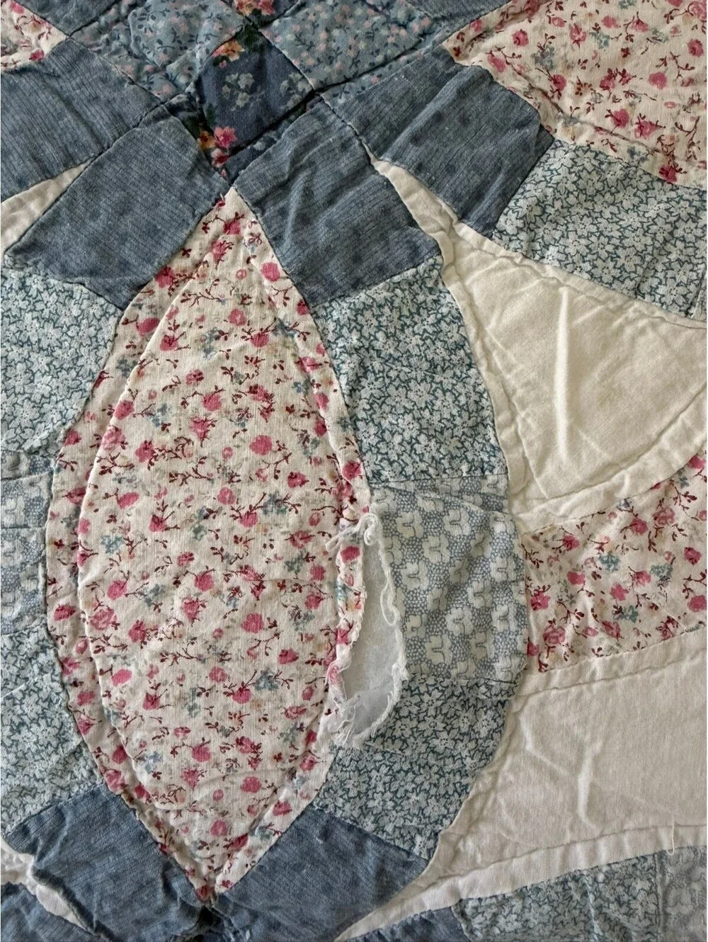 Vintage Hand Stitched Wedding Ring Quilt 82x79 Blue Floral Cottage Farmhouse